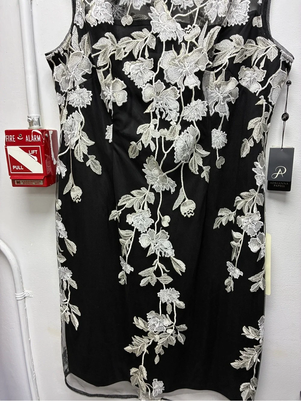 Adrianna Papell SZ 20 NWT Black Ivory Floral Embroidered Cocktail Dress GALA MOB